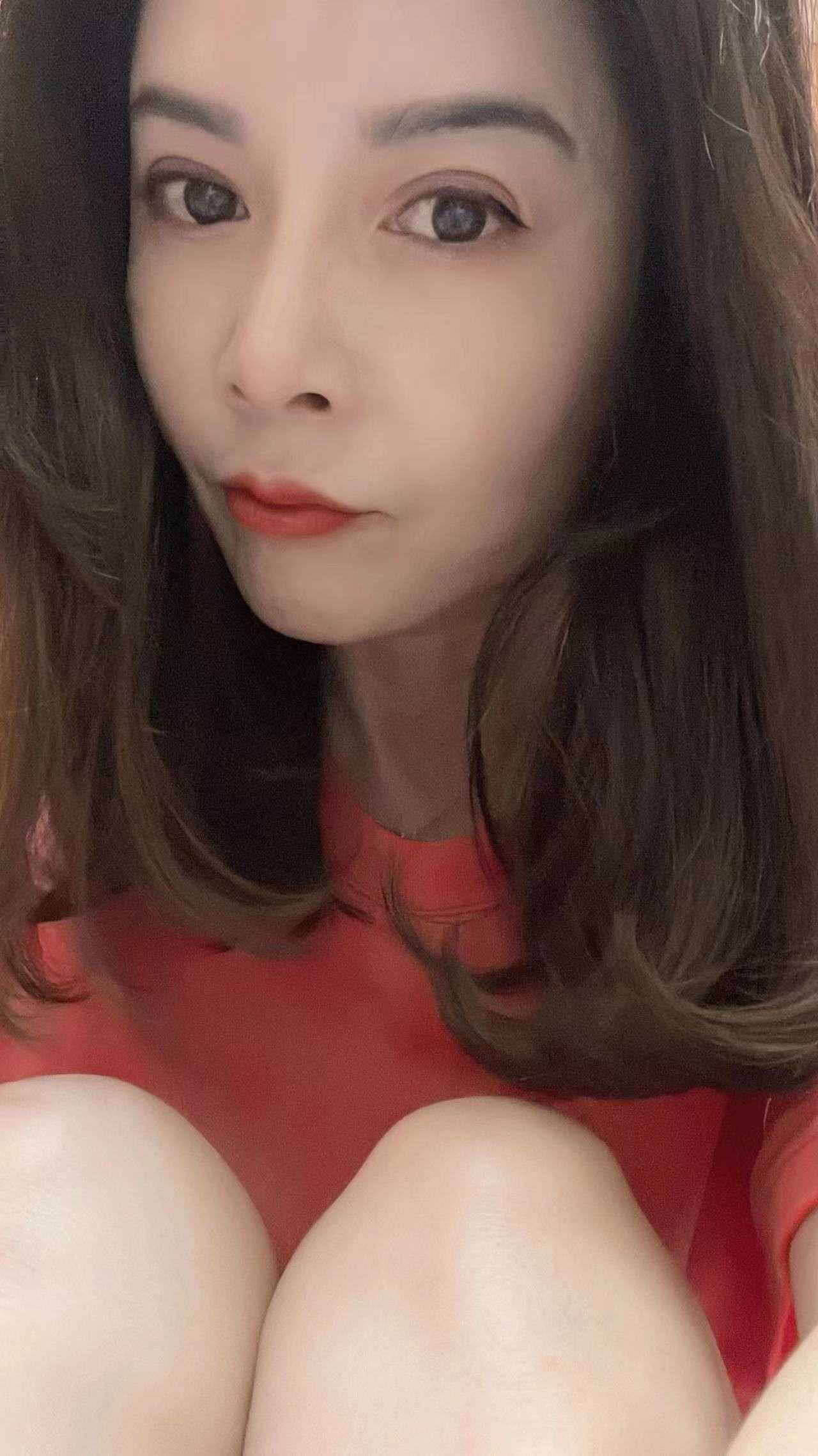 不机车，服务态度好，身材棒