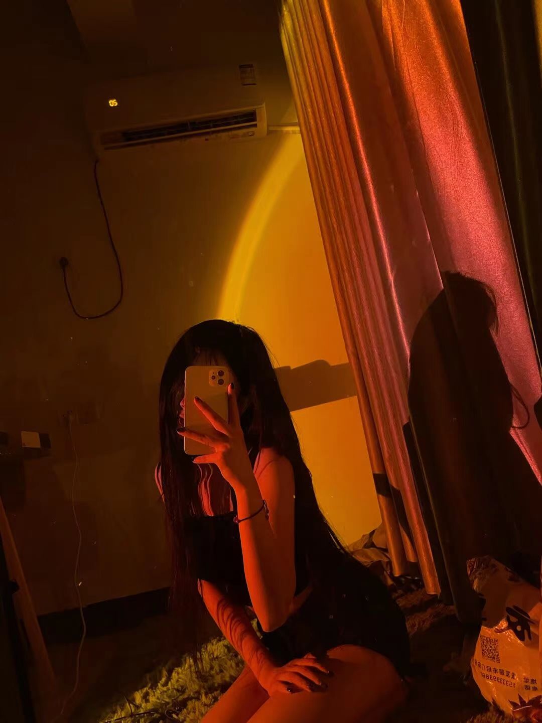 很温柔的一个小妹妹，姿势都挺配合