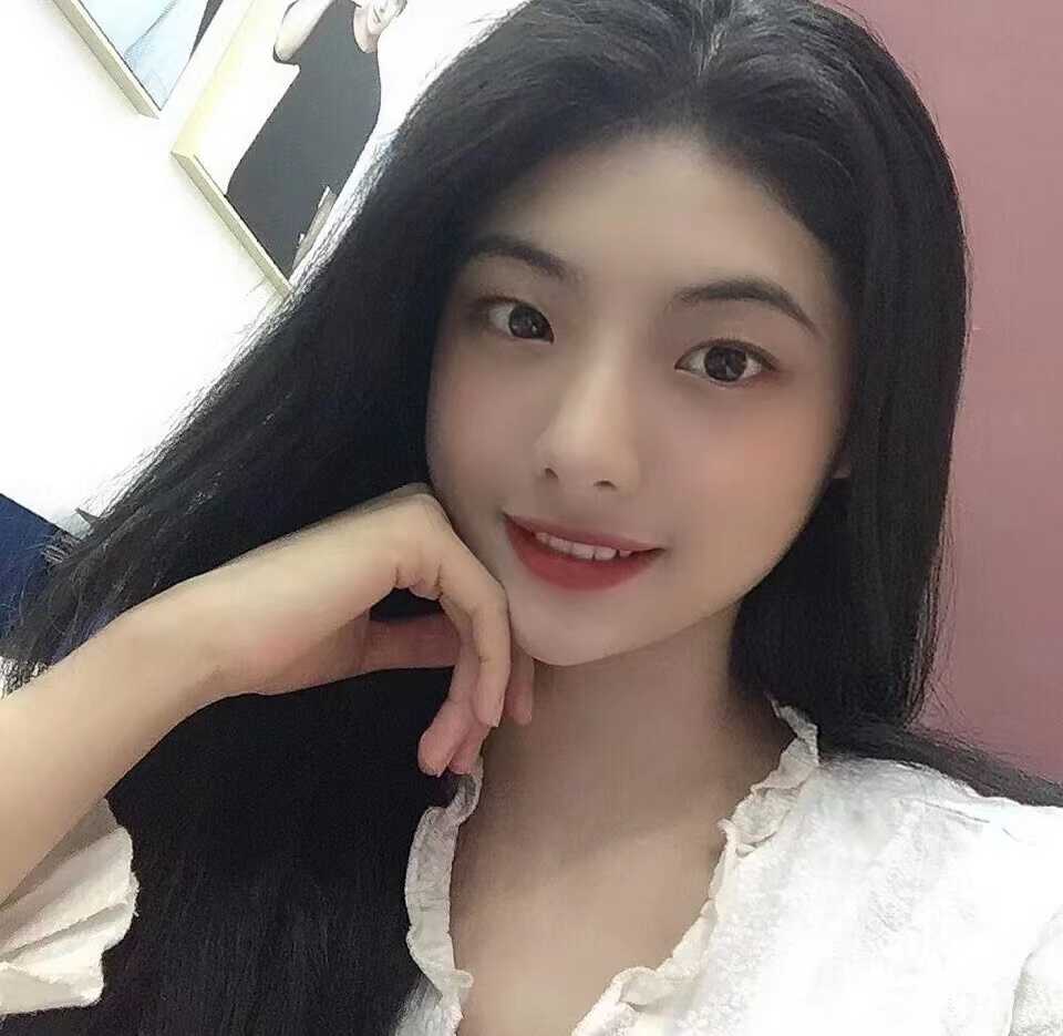 不墨迹直入主题那种，水多，小酥胸挺挺的。