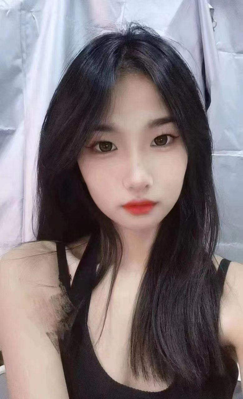 外表文静，到床上就是一个欲女