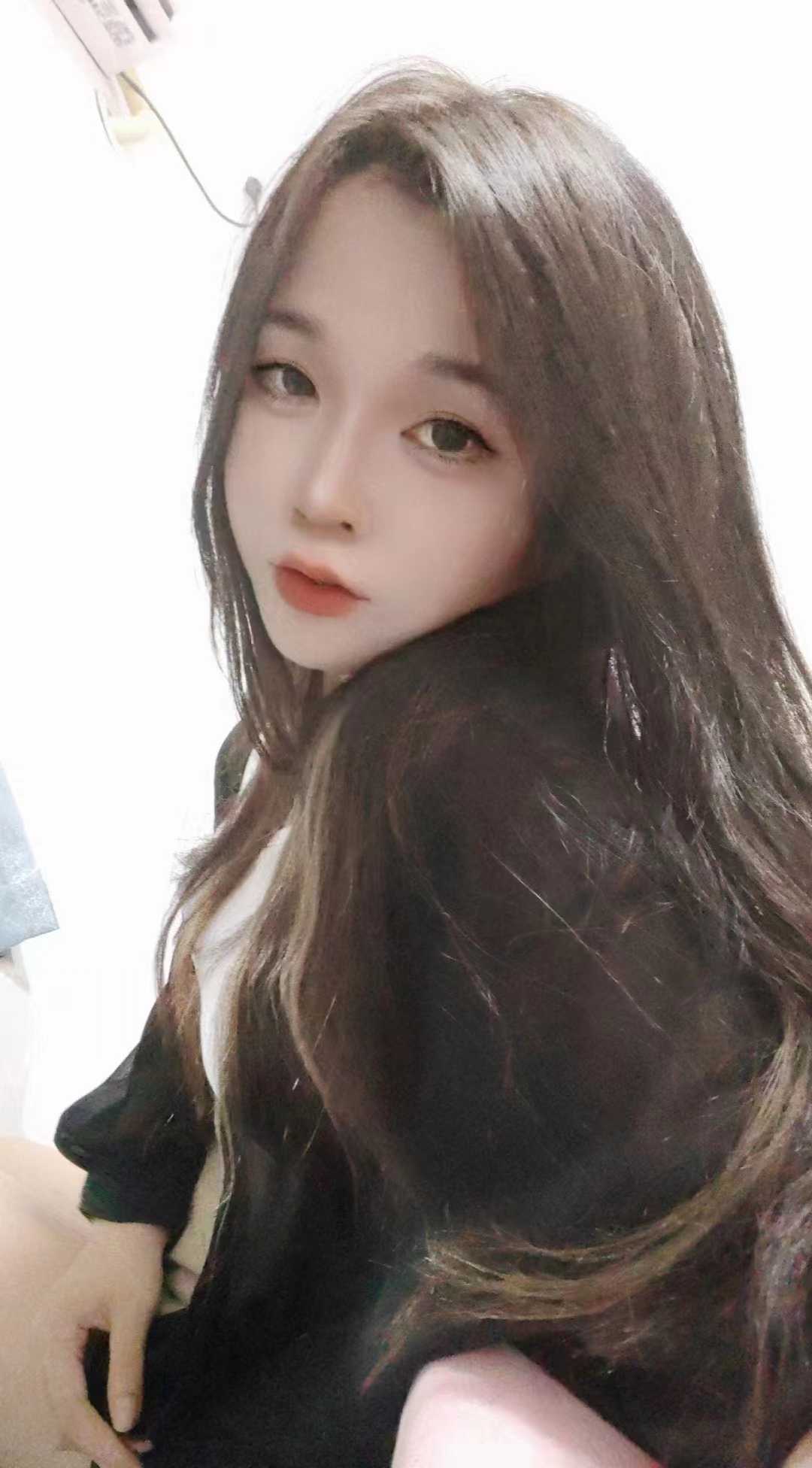 大胸纹身妹儿，娇小，抱起来很爽