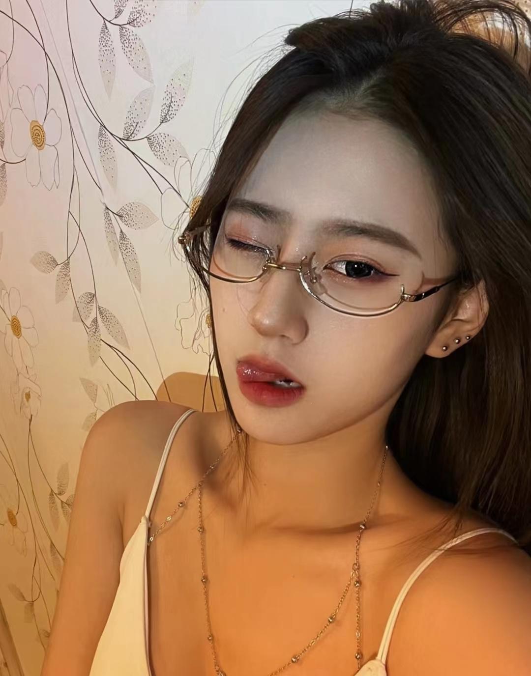 小姐姐水真多还有几套情趣衣值得推荐推荐