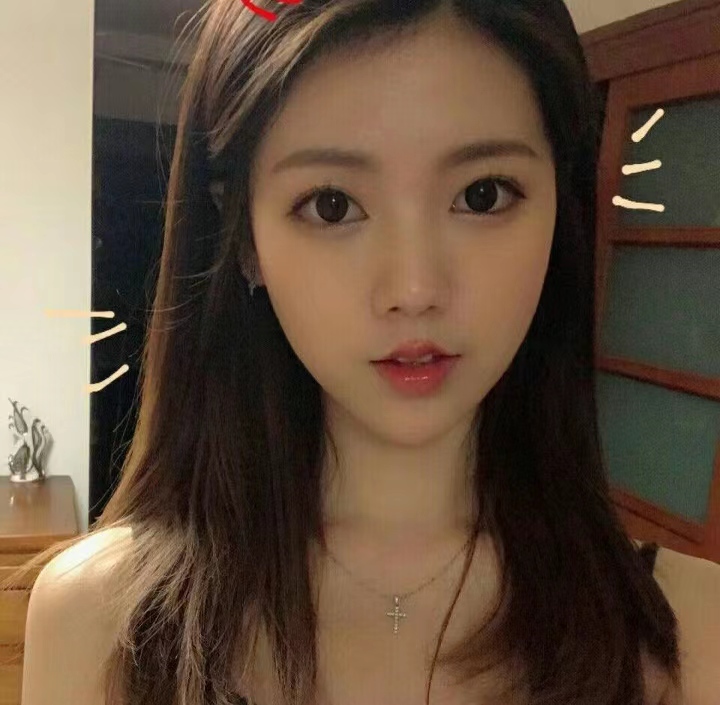 有点微胖的有颜小嫩妹