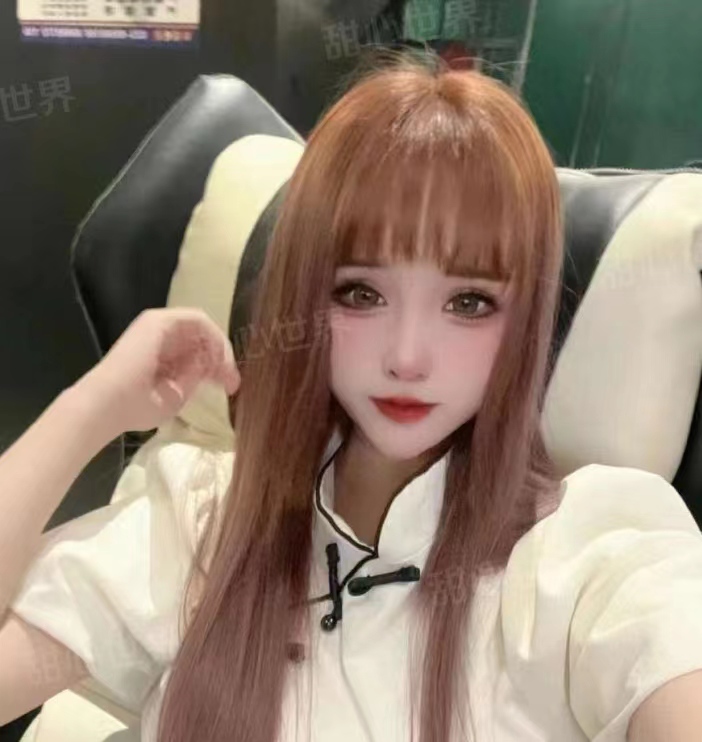 黄发小萝莉让你流连忘返