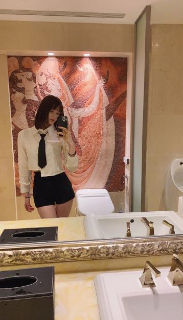 天然大奶性感纹身