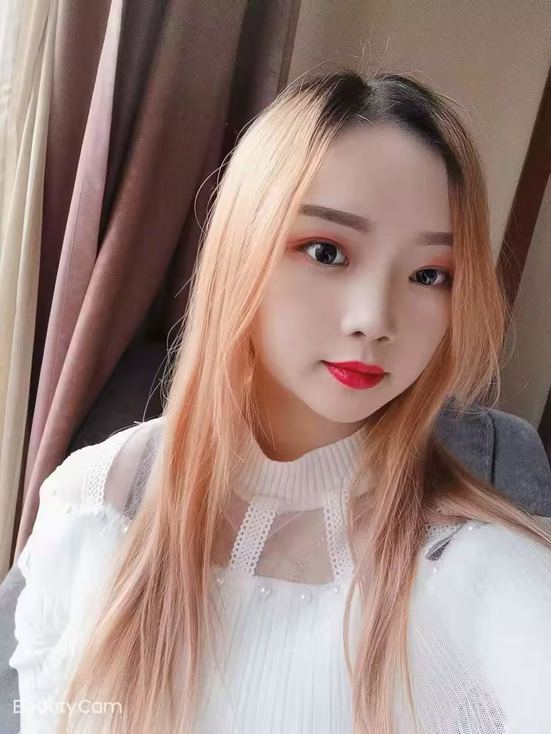 芜湖新人，还有一个闺蜜，一个胸大一个腿长