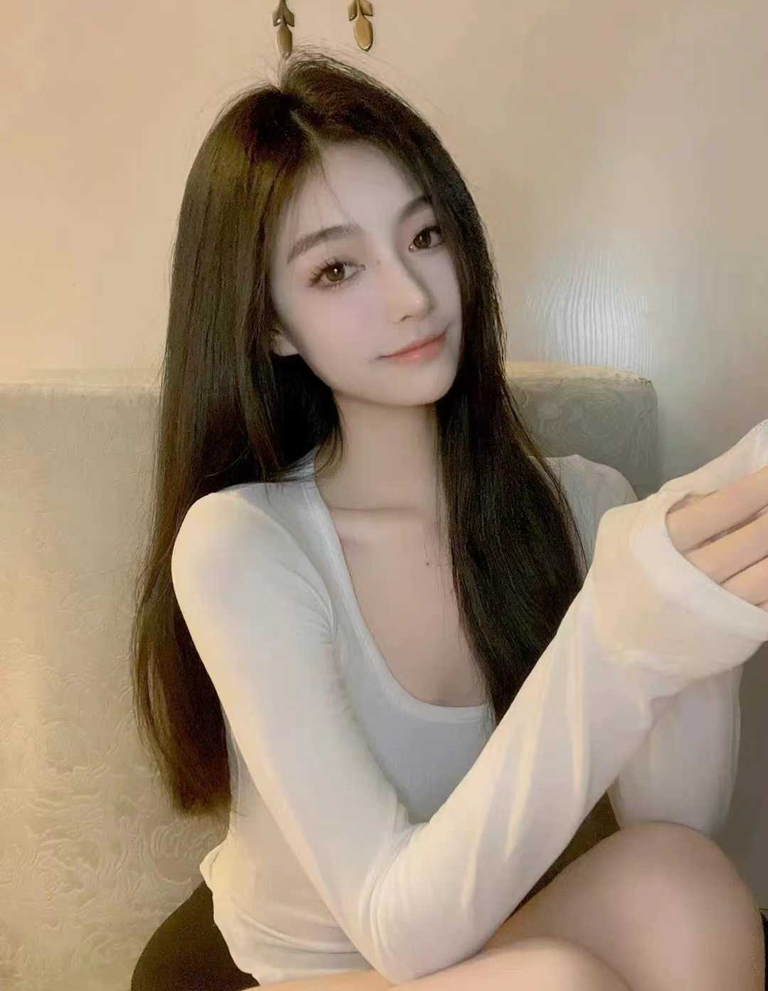 温柔大方  性感前凸后翘