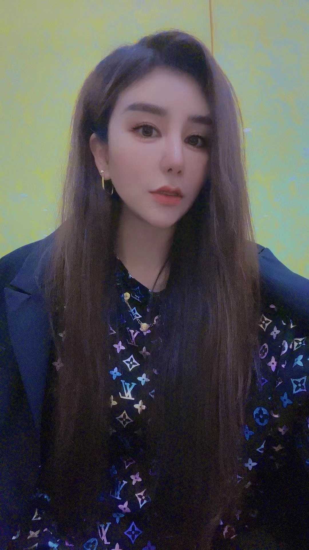 KH一流，身材火辣