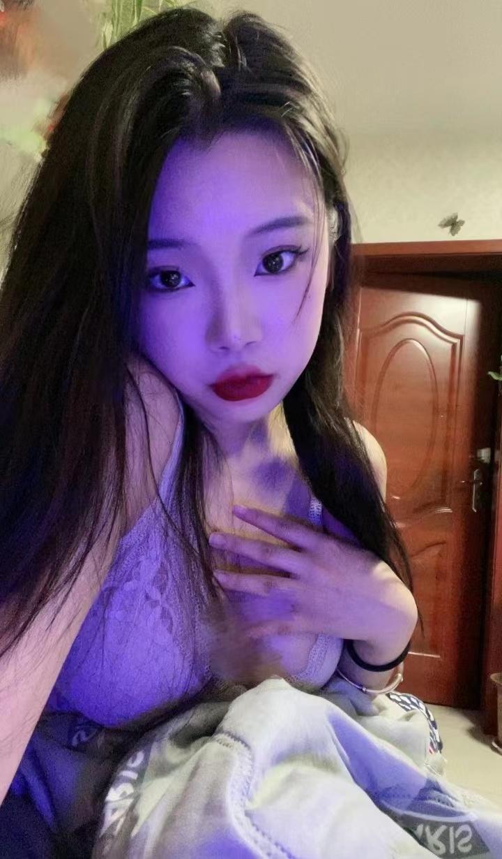 南明区极品纯情妹x价比高