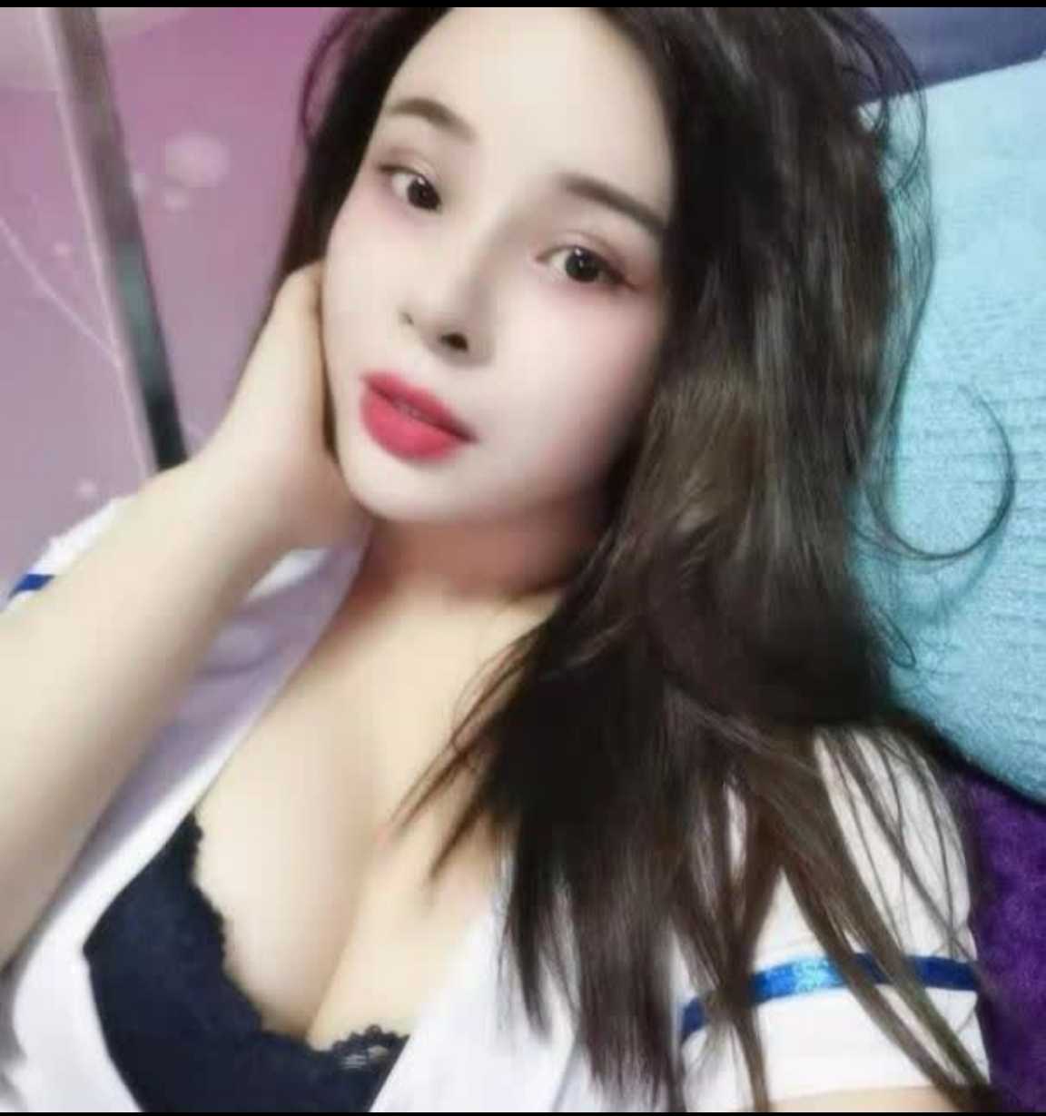 跳艳舞的小萌妹