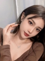 极品兼职服务妹妹，身材极好还穿制服给你跳舞