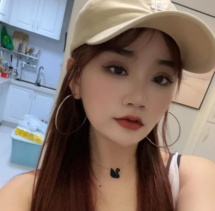 微笑女神健身马甲线拿捏得很好温柔懂事