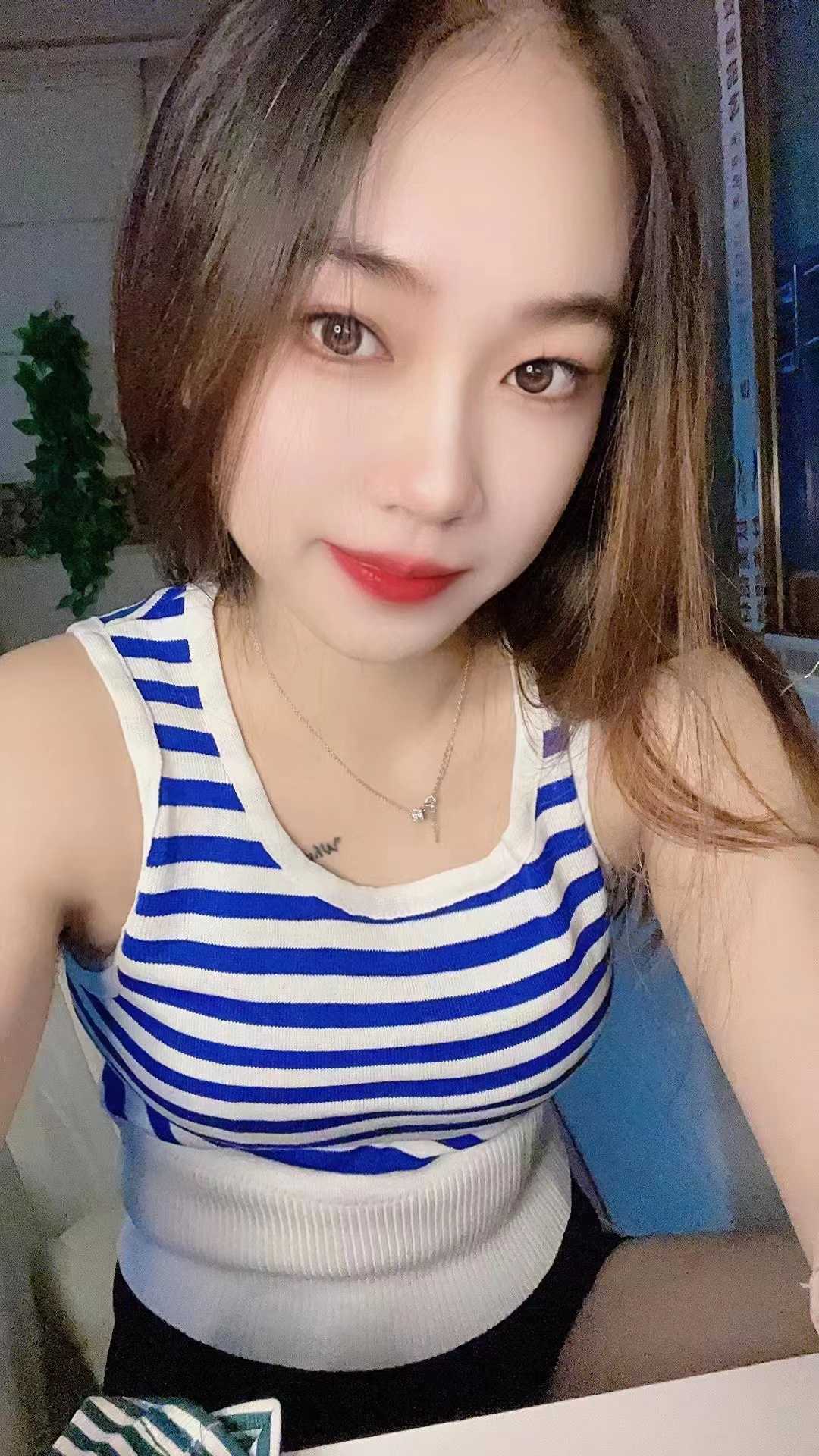 年轻漂亮，服务一个也不差