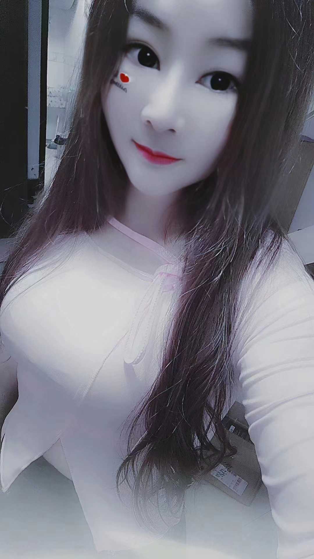 奶子大眼睛也大水多