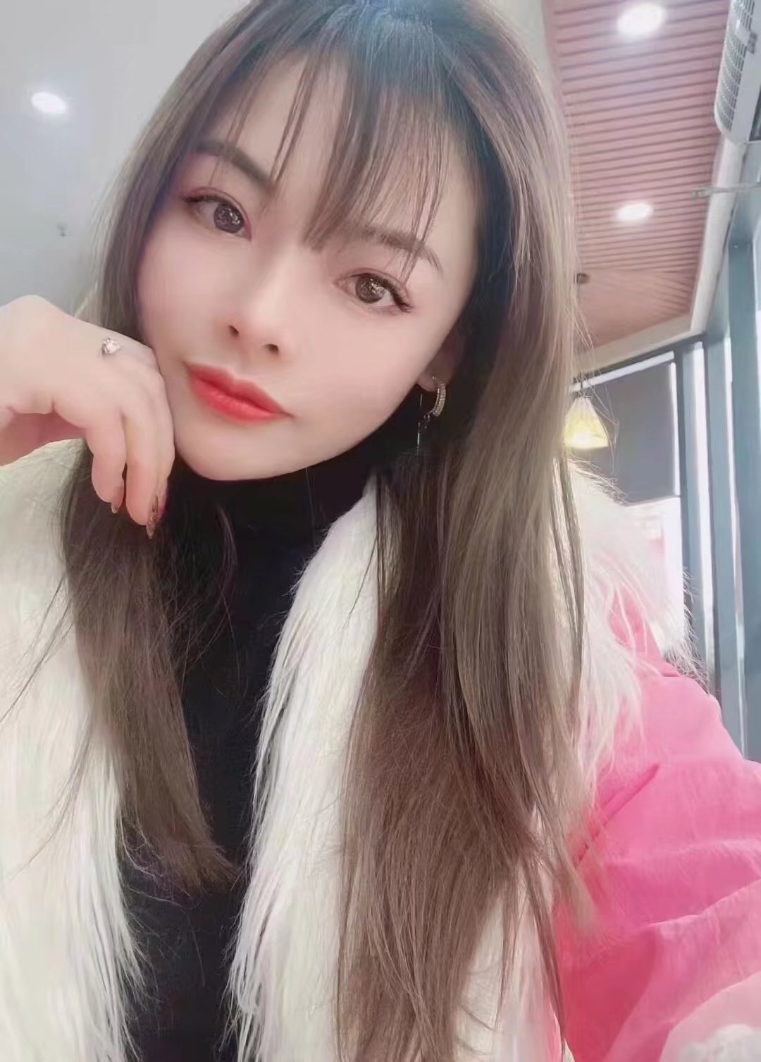 小巧少妇，待人温柔