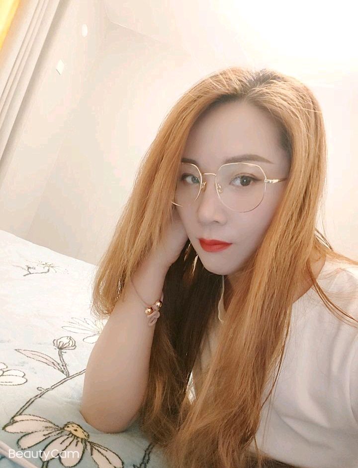 北京小铃铛身材好大方，性感服务好