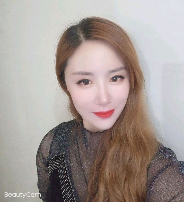 北京小铃铛身材好大方，性感服务好