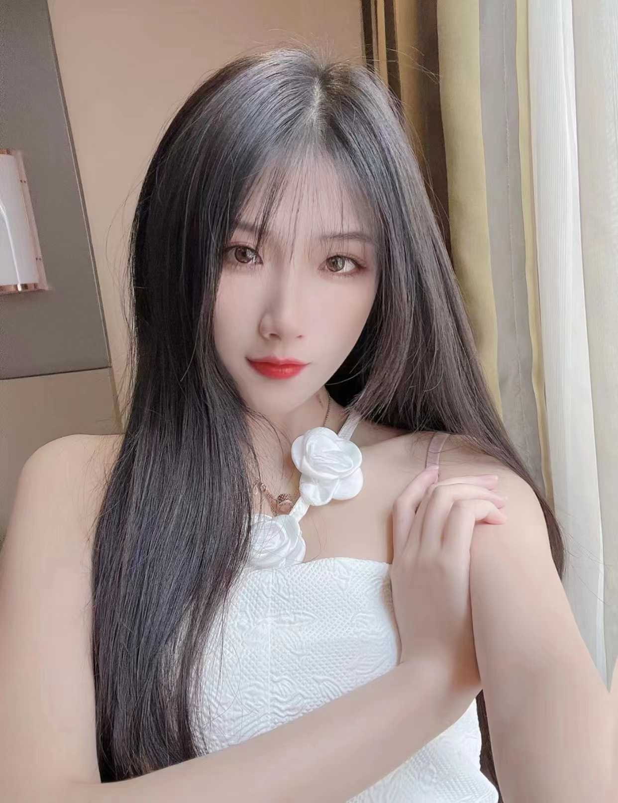 一碰就出水那种干起来特别爽值得推荐。