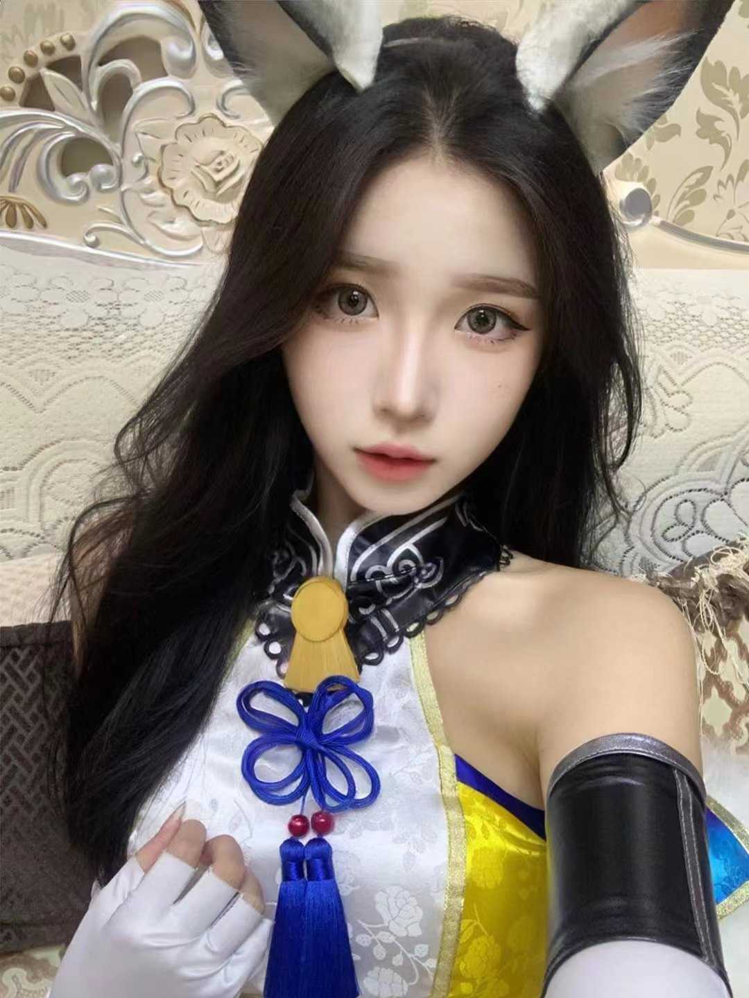 姿势很多。也可以自己调教