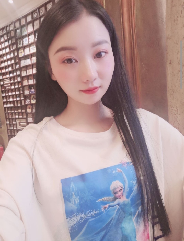 丝袜制服诱惑，美丽俏佳人