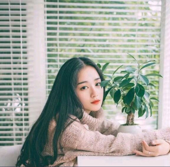 广州皮肤雪白，身材火辣性感