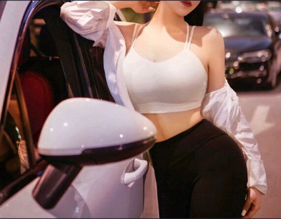 广州天兼职然巨乳，手感柔软，人照一致极品天花板