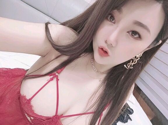 广州天兼职然巨乳，手感柔软，人照一致极品天花板