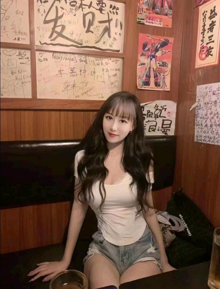 广州的重庆辣妹子热情大方，个子高，大长腿，皮肤好，身材好，人照一致