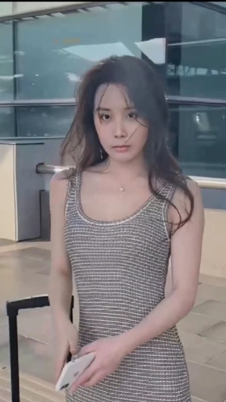 听话配合，态度好，姿势随意