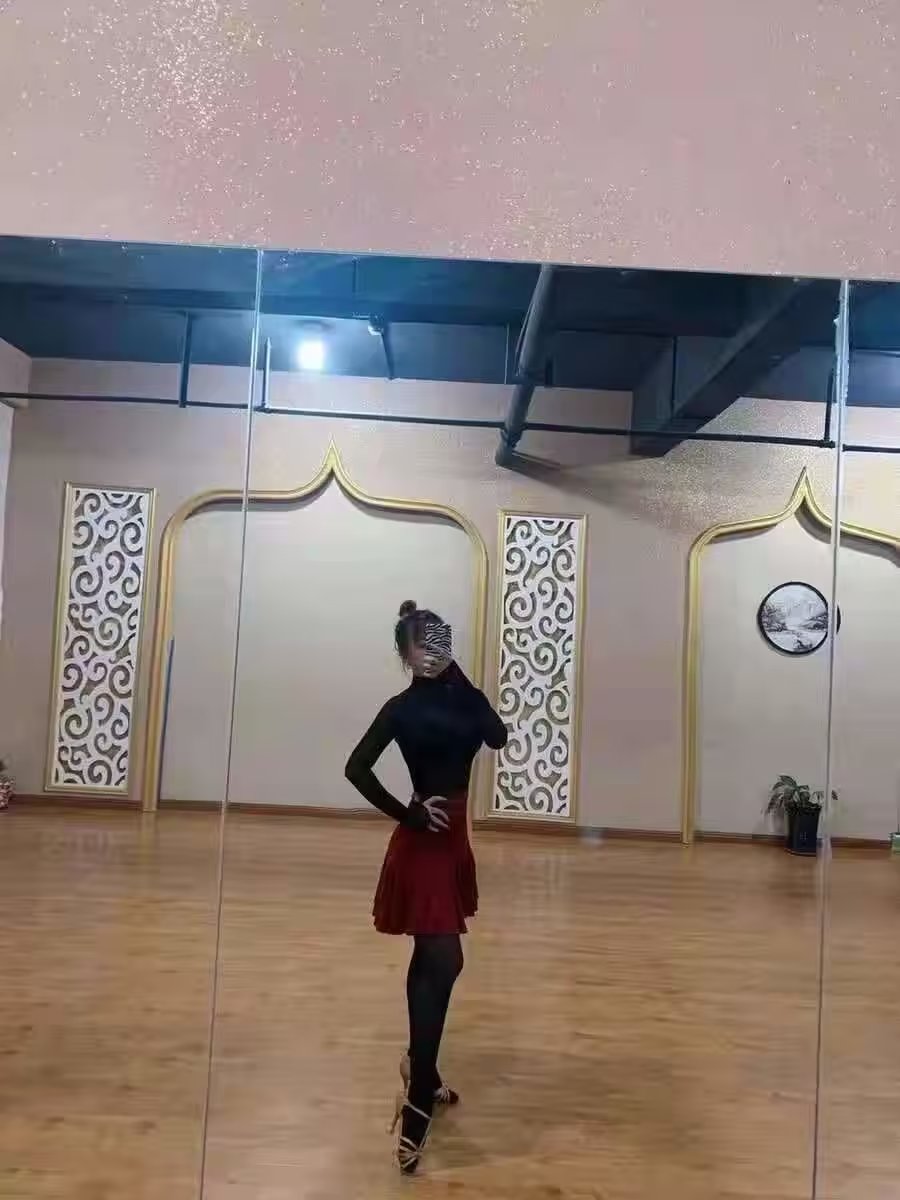 九龙坡区跳舞的妹子身材好