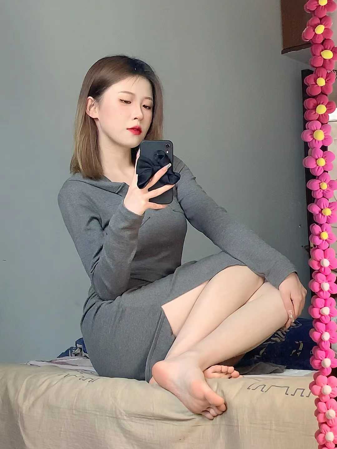 人性格乖巧 身材紧致 抱着干特舒服