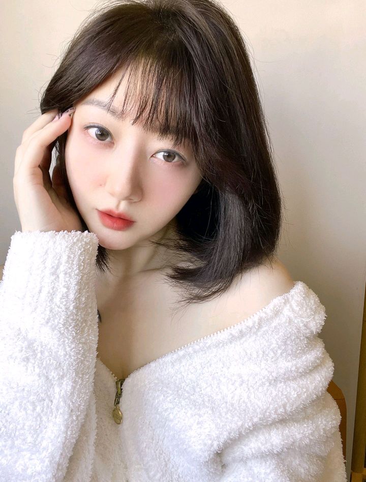 深圳南山小表妹，皮肤白，漂亮大方，女友感满满