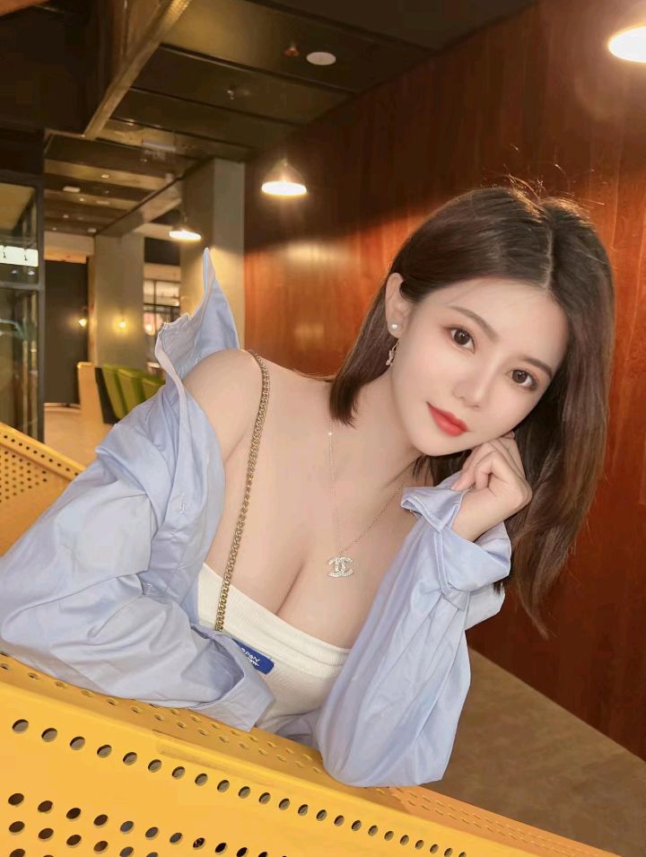 深圳龙华，天然38c ，三点粉嫩，bb紧，可Sao可甜