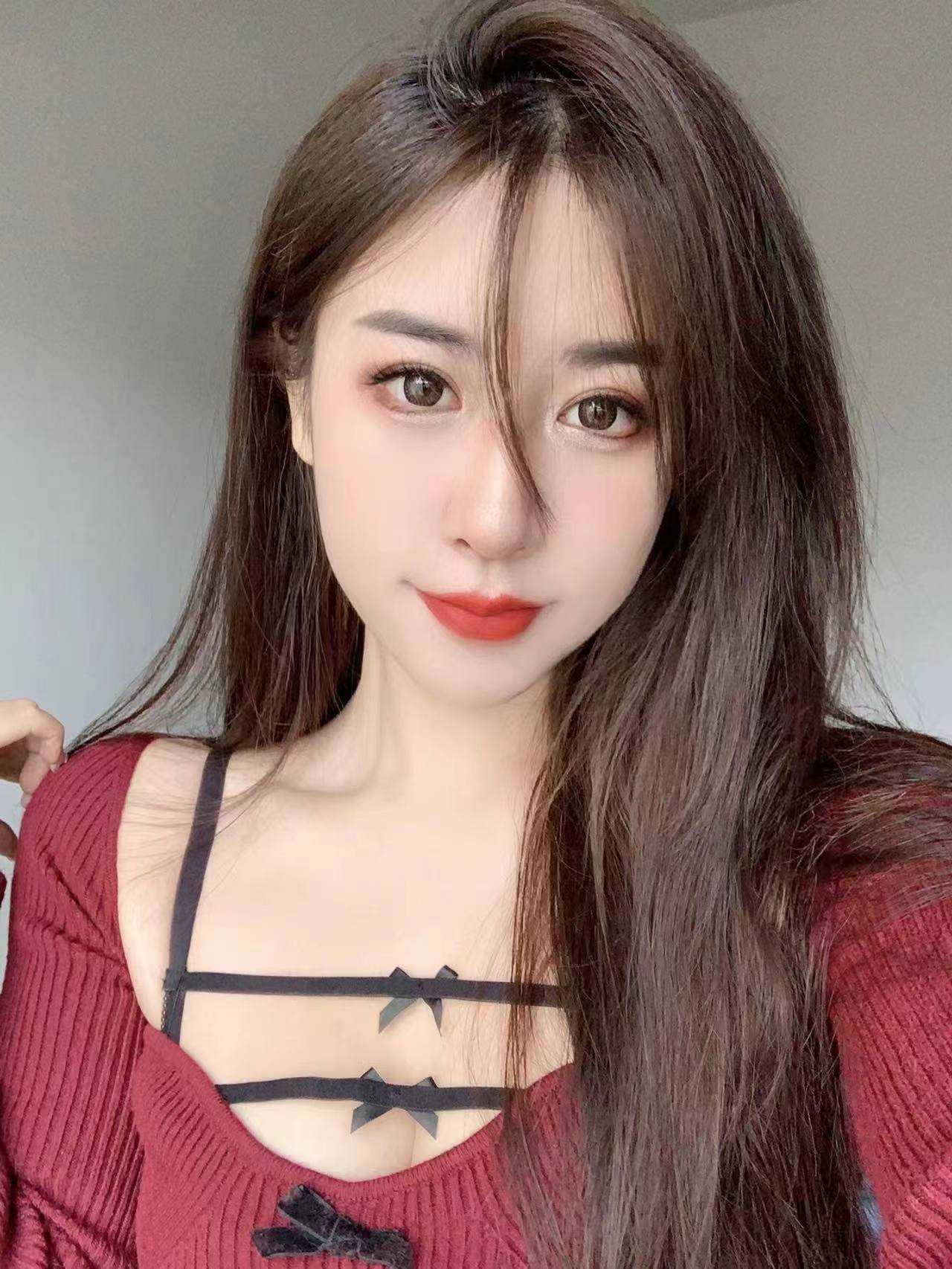 sao气b人了，奶颜色可鲜嫩了