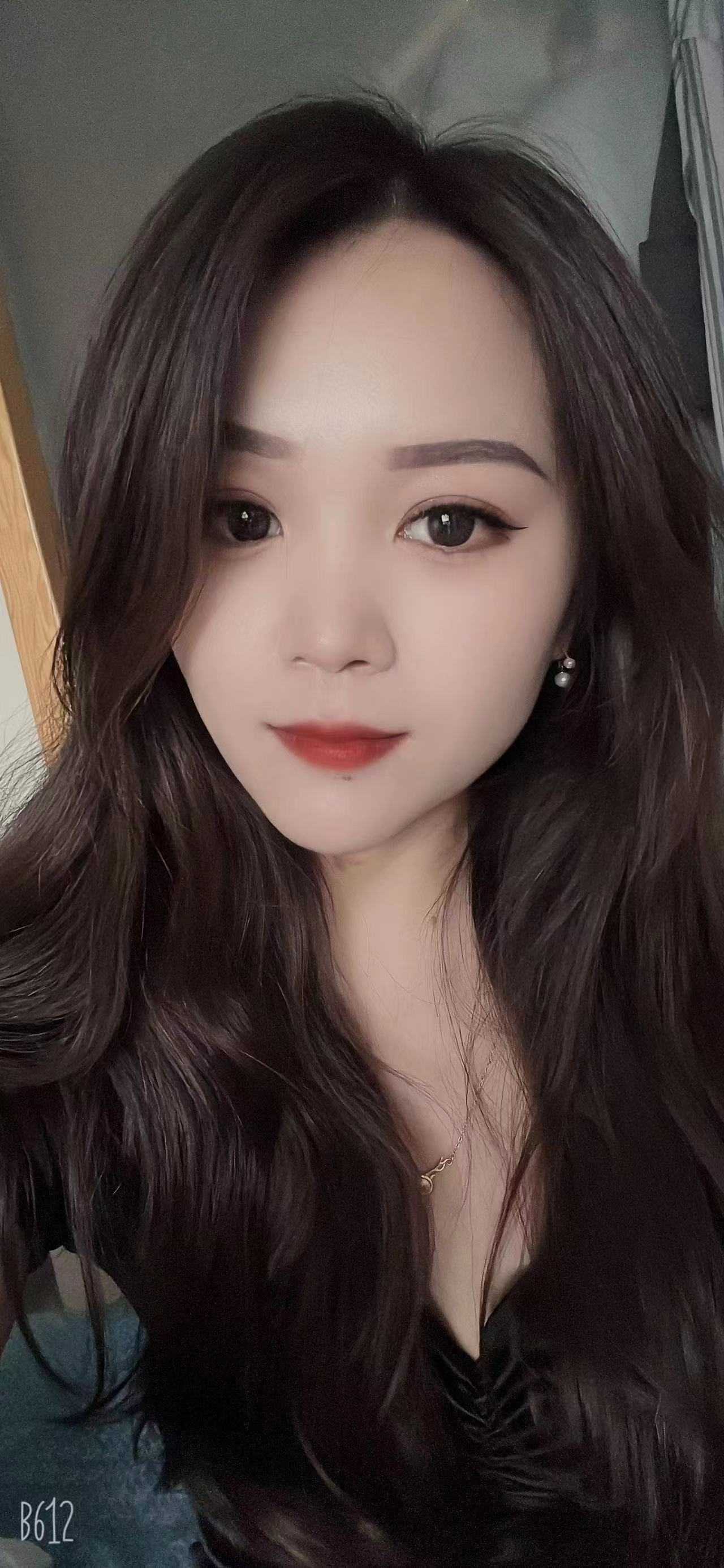 带上雨衣开始战斗，做~ai也很配合，各种姿势