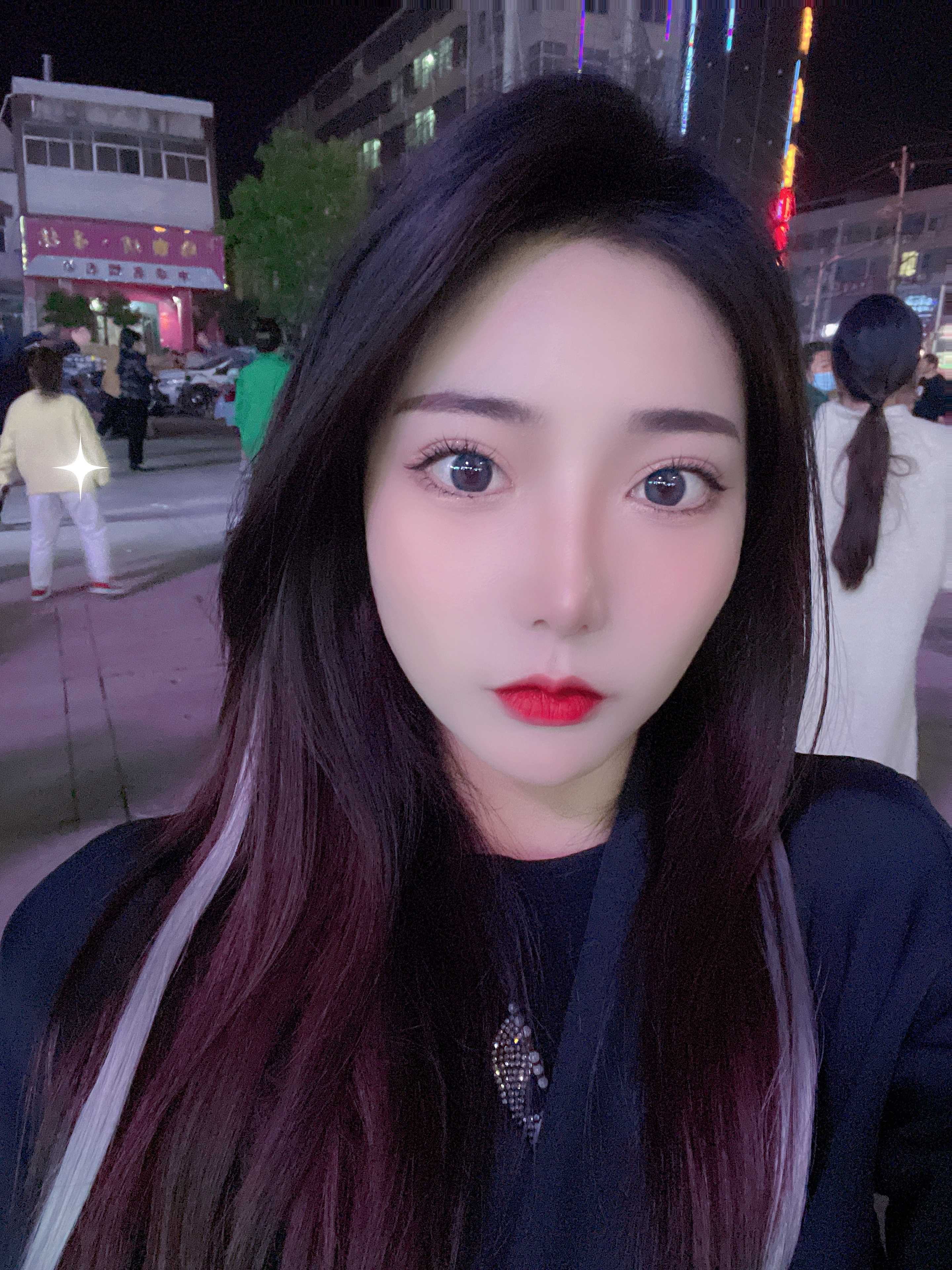 欲罢不能，最后后入，冲着翘臀疯狂输出