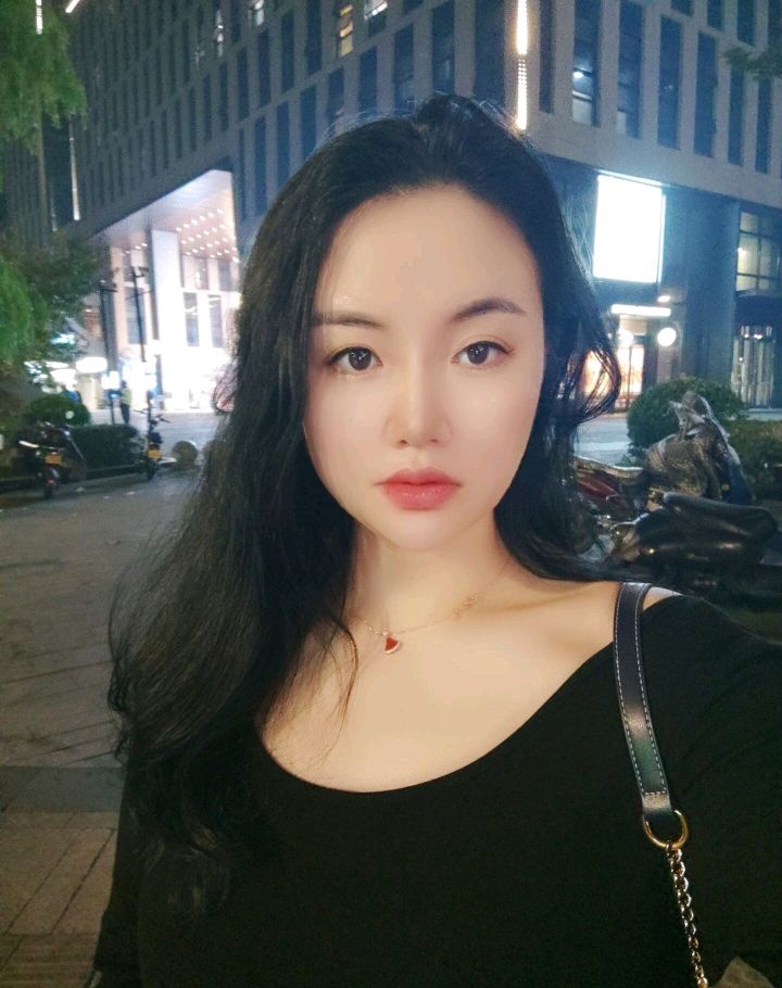 苏州Sao货，皮肤白皙光滑，身材风韵多姿