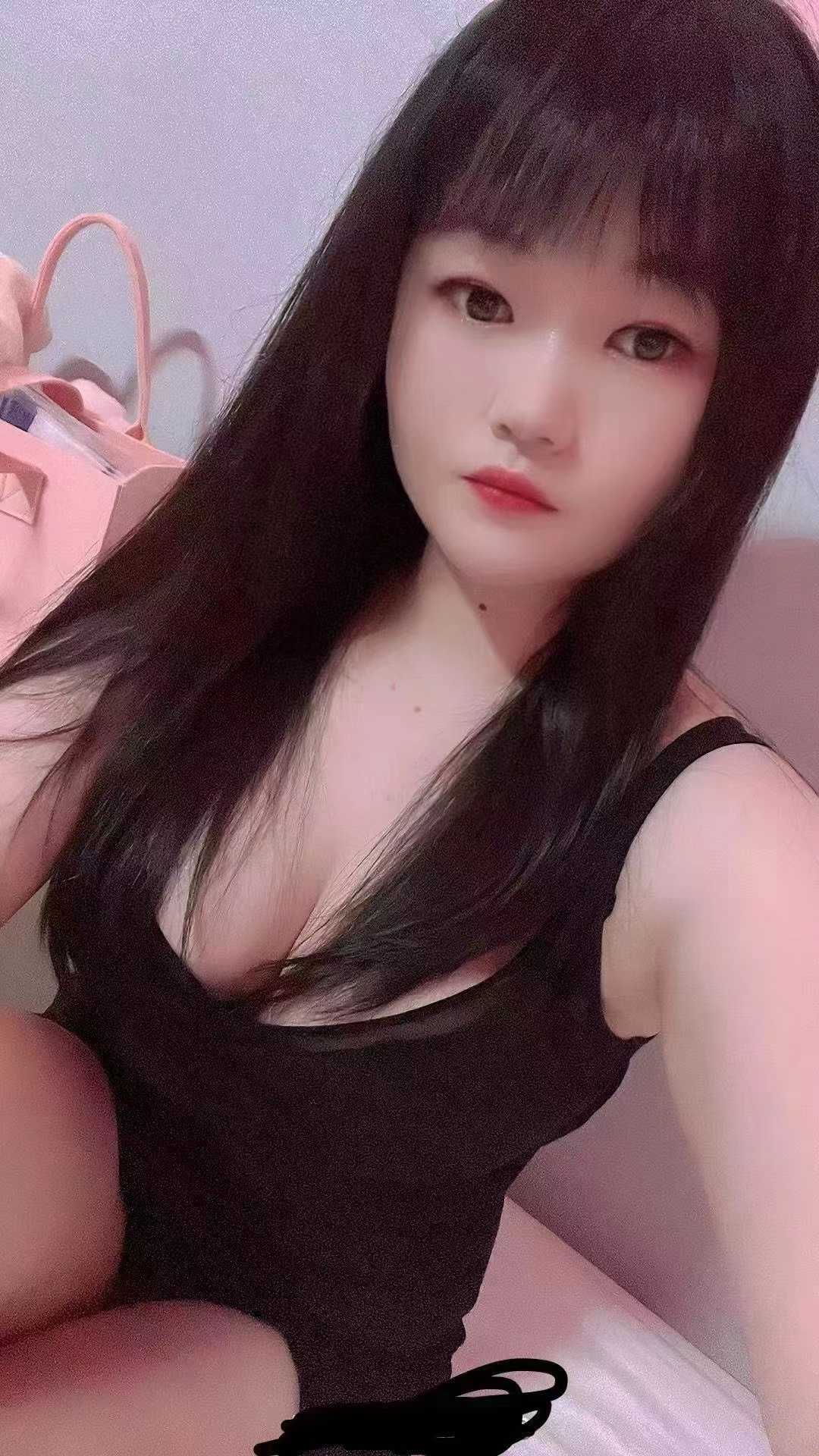 在她的娇喘中出货了，满意性价比高。