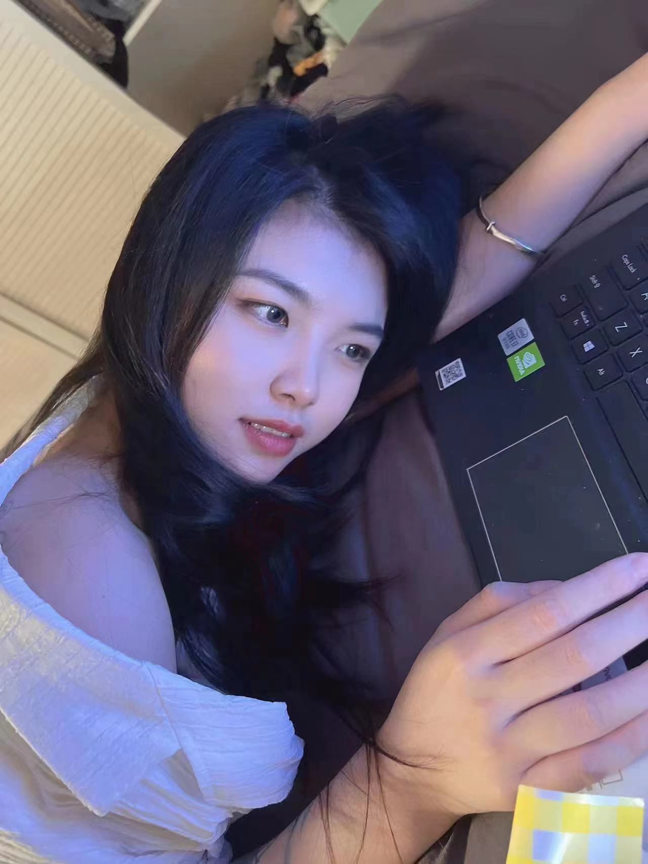 休息了一会第二次干了，后入姿势射完走人。