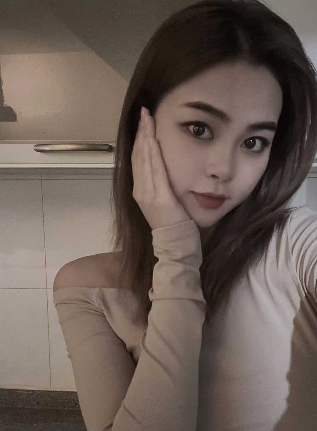 气质小姐姐小莫