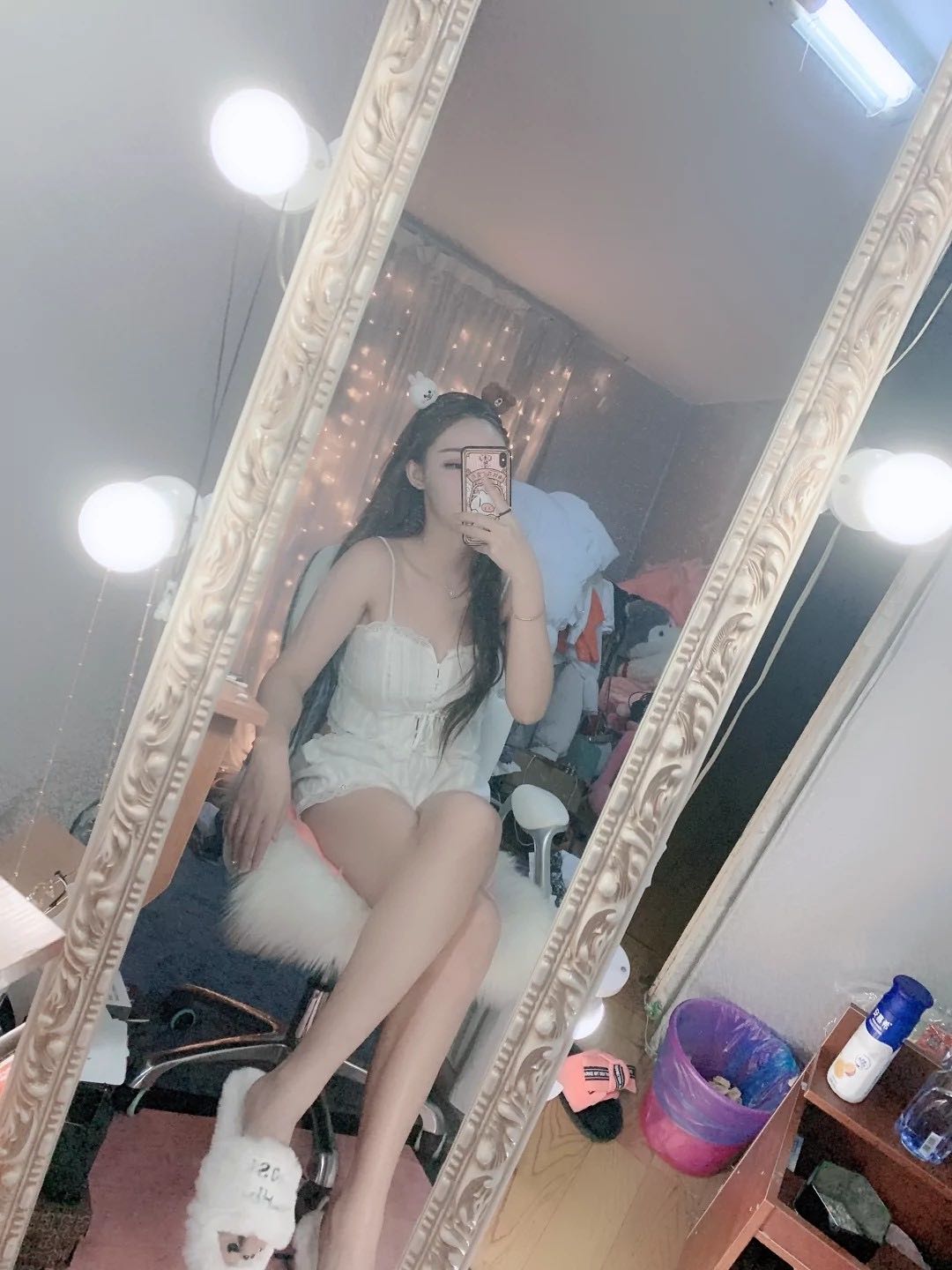 价格适中的极品美白女