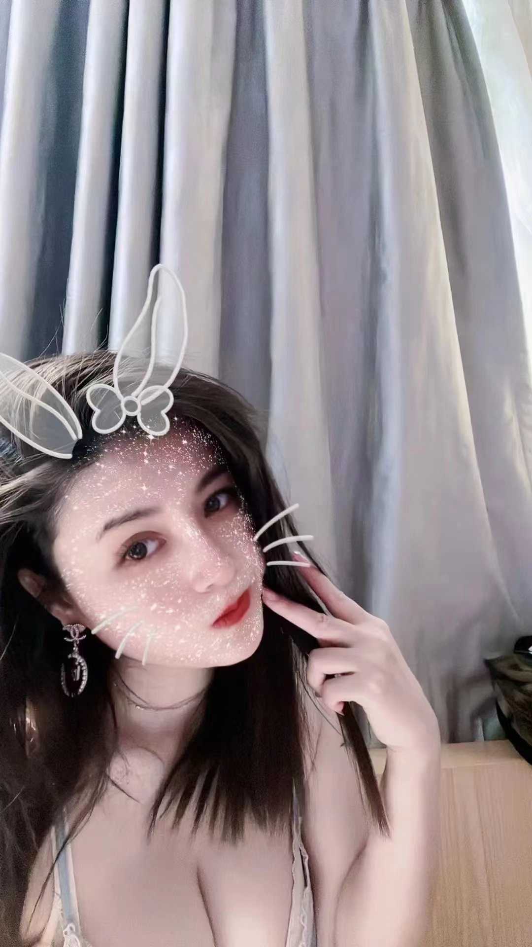 罗湖区性感迷人小姐姐