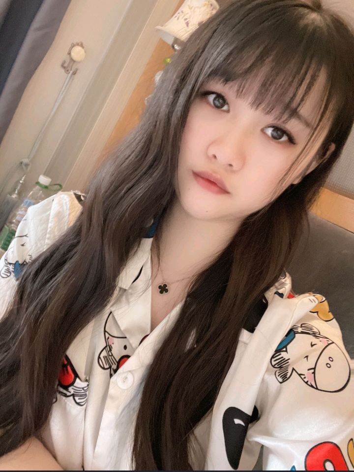 合肥00童颜巨乳小表妹兼职