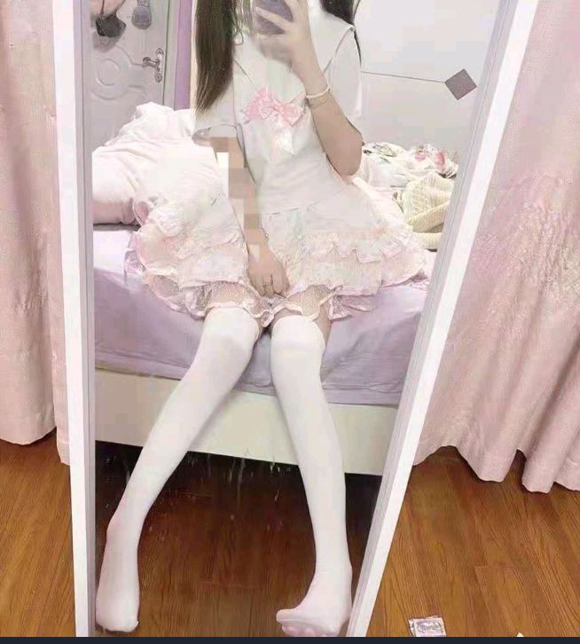 南昌八一广场可爱萝莉妹妹