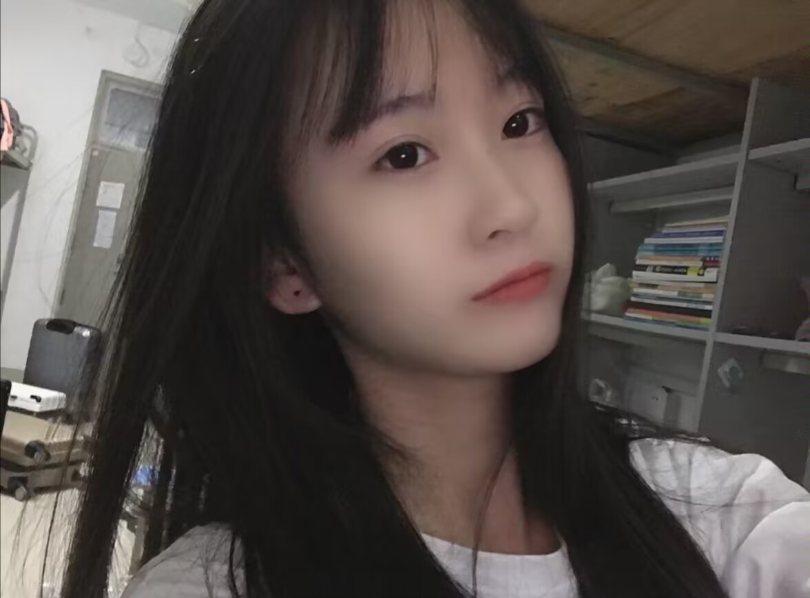 清纯可爱的学生妹