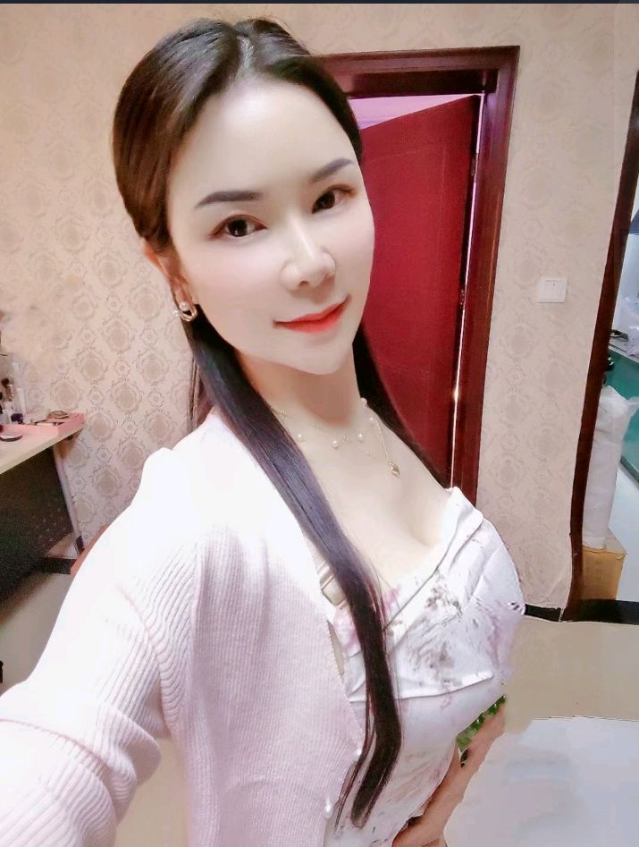 西安瑜伽老师大波妹宝宝