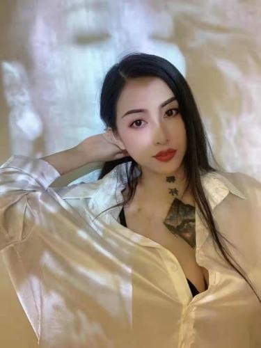 秦淮区城开大厦2栋小贵优质靓女－狂野的胸处纹身