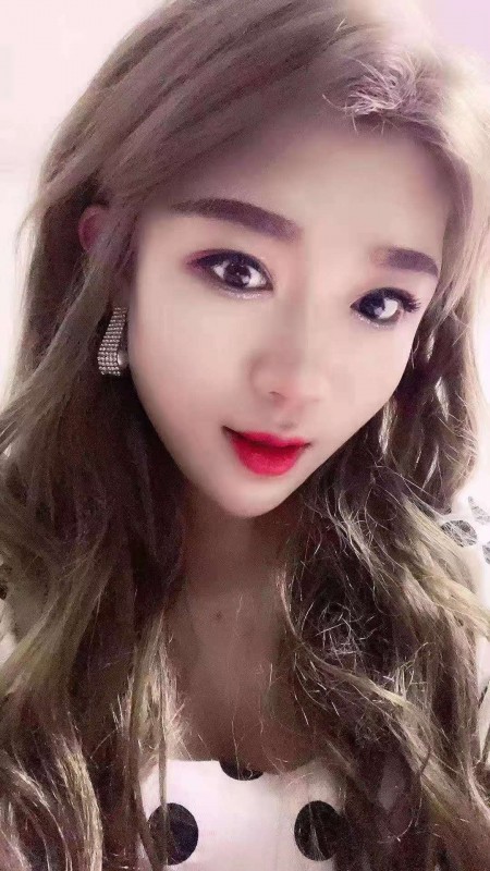 个子高身材好的大波妹子