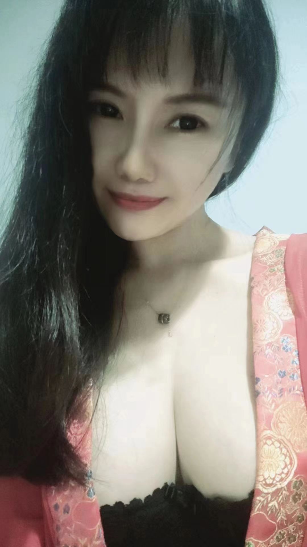 镜子前的老牛推车，很有 aa 的情调