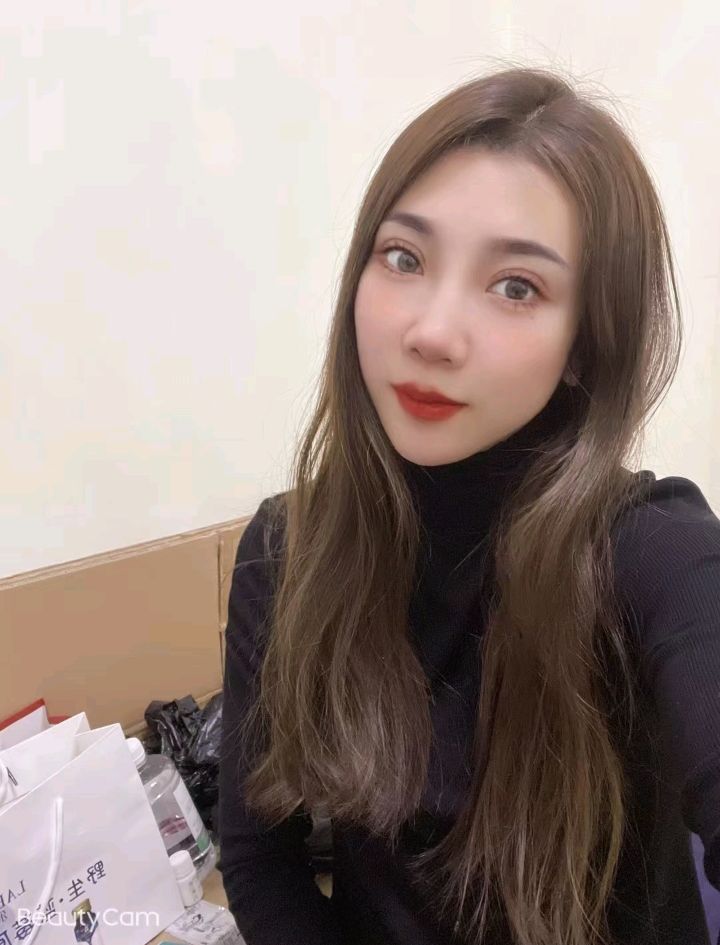 大连蜜桃臀小姐姐兼职